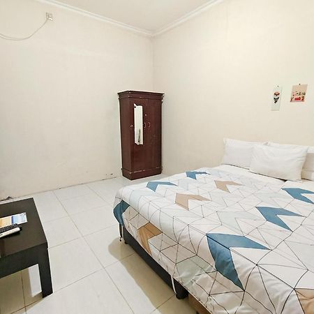 Homey Guesthouse Near Sby Zoo Syariah Surabaya Dış mekan fotoğraf